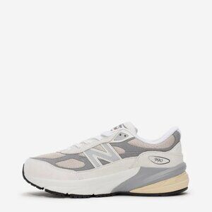 [NWT] New Balance 990v6 Reflection (GS 7/ W 8.5)